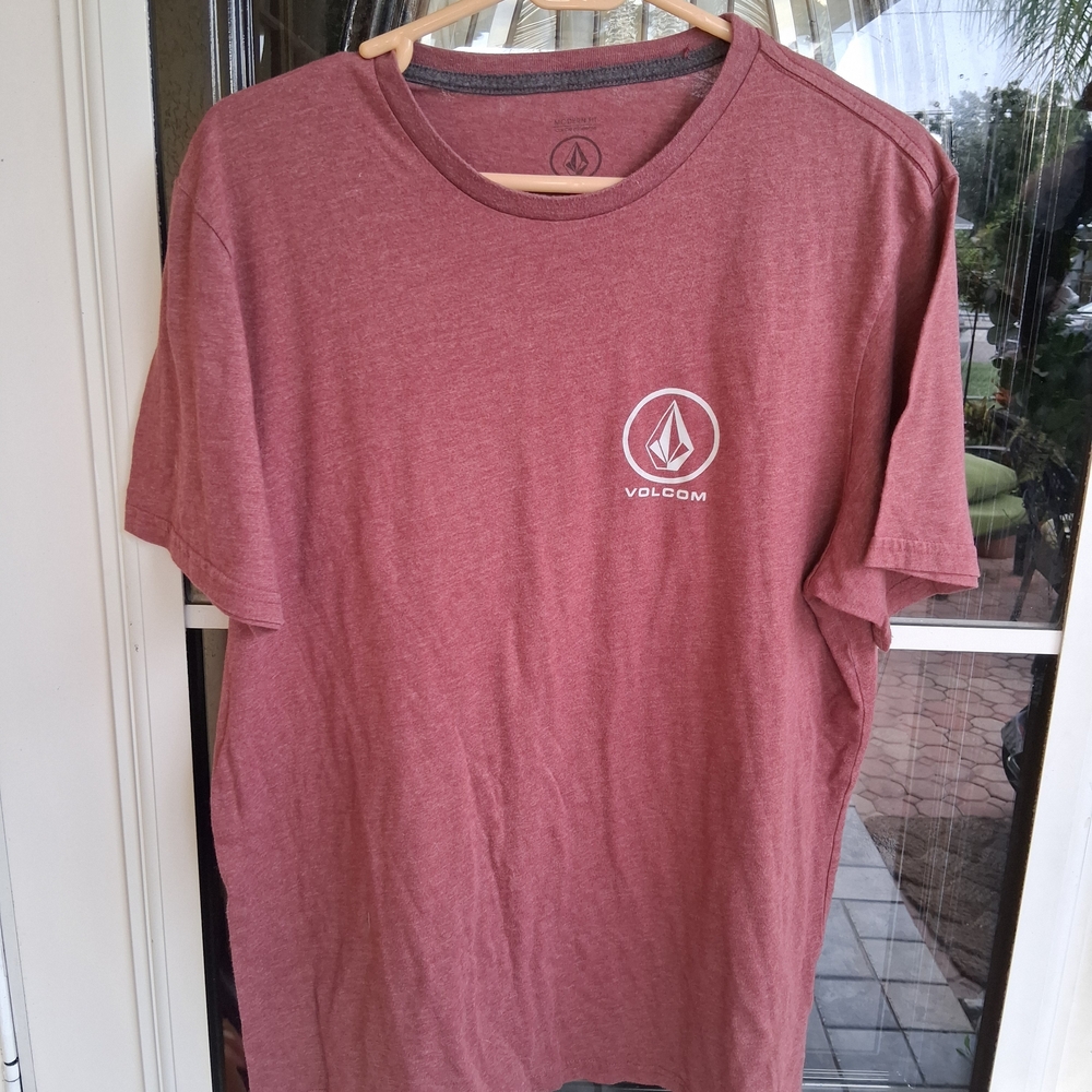 Volcom Men's Burgundy Short Sleeve Tee All Around Great Condition
